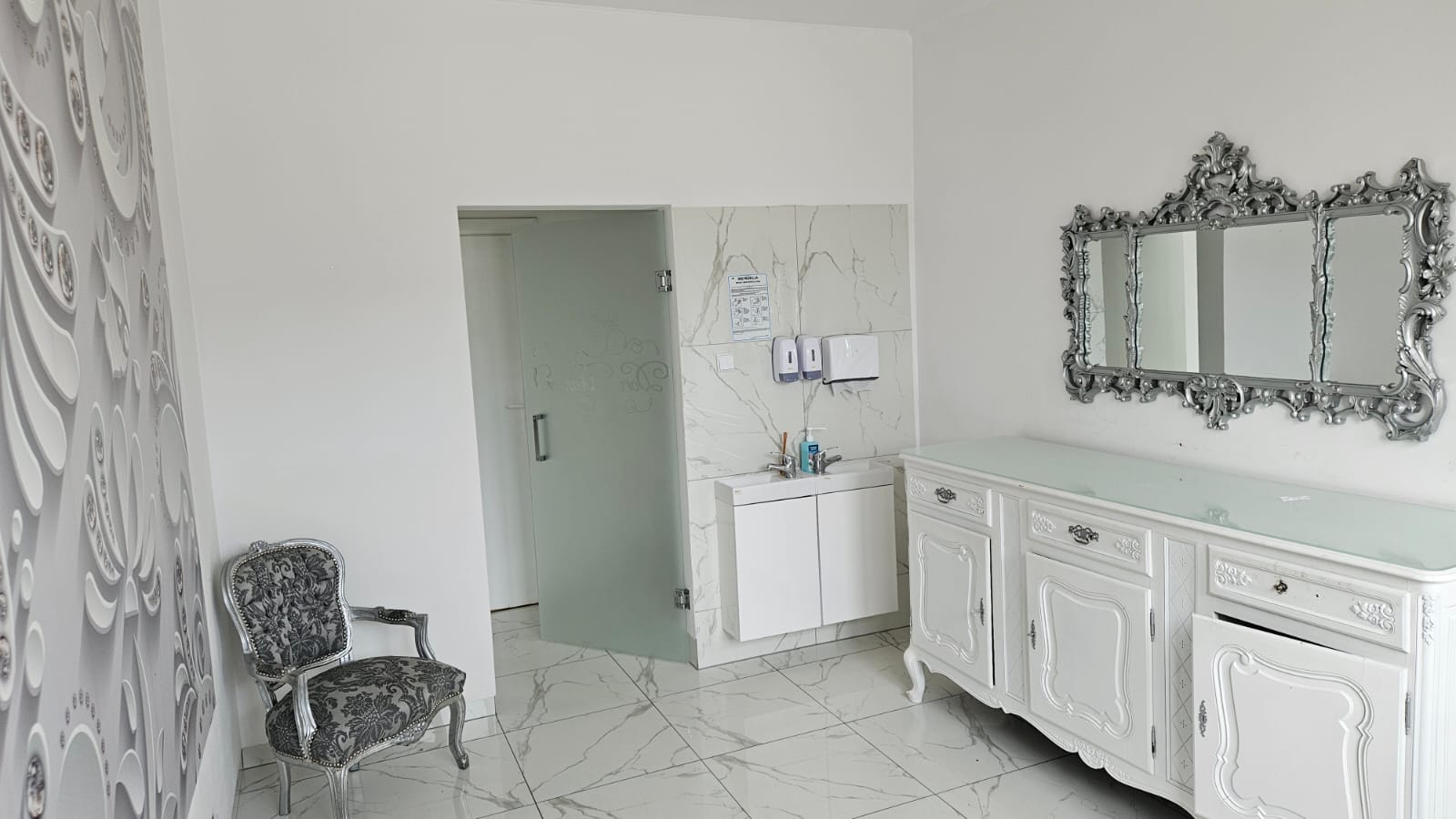 Lokale , gabinety, przychodnia - ośrodek zdrowia - wynajmę