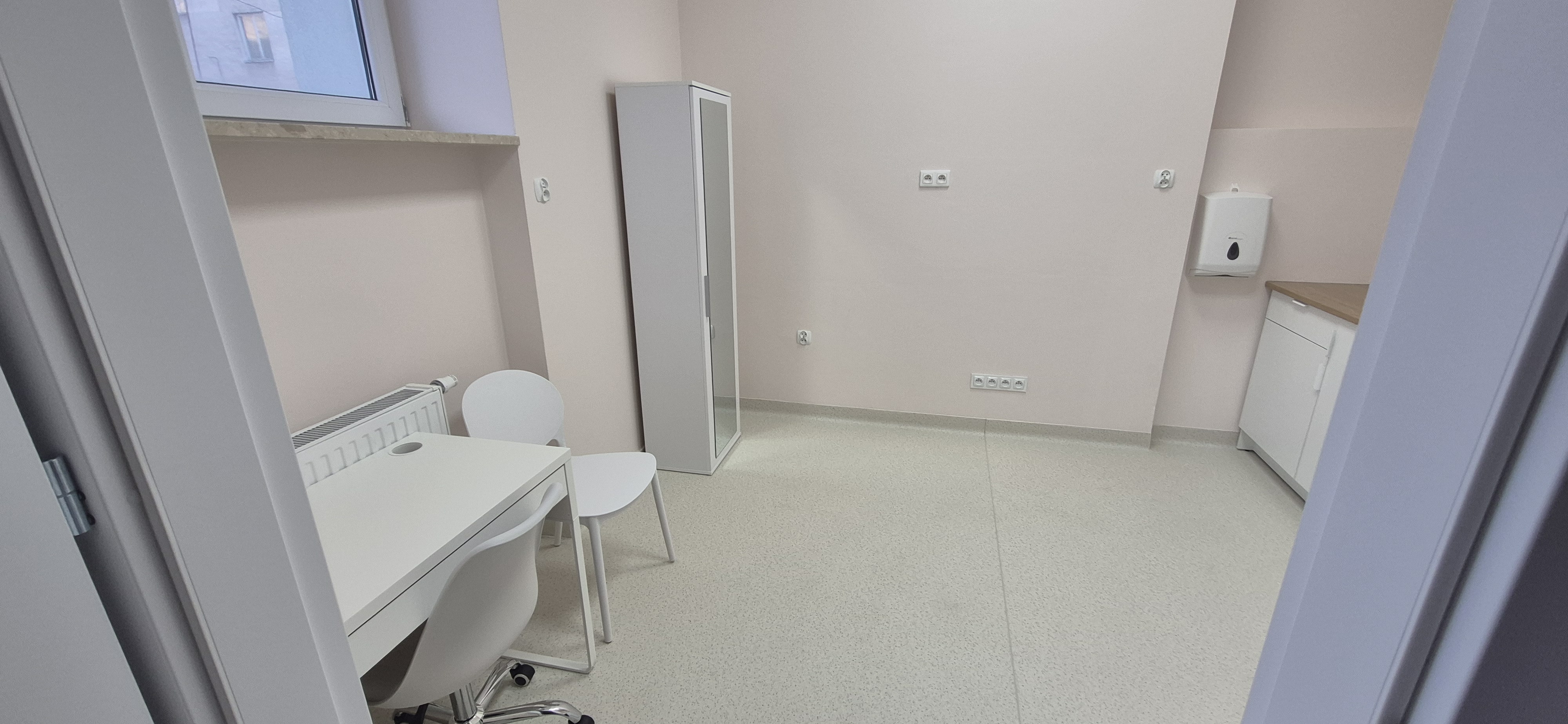 2 gabinety lekarskie konsultacyjne / zabiegowe w nowym centrum medycznym na Woli